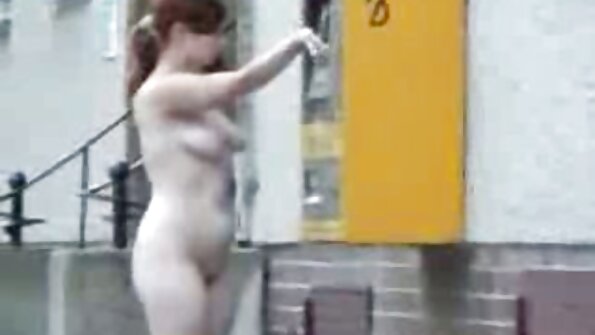Tukša josla kļūst par vietu kaislīgai seksuālai darbībai